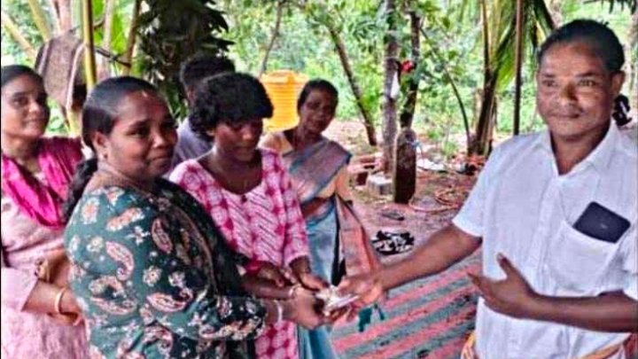 ಕಳೆದುಕೊಂಡ ಬ್ರೇಸ್ಲೆಟ್  ಪತ್ತೆ : 1 ಲಕ್ಷ ರೂ. ಬಹುಮಾನ ಪಡೆದುಕೊಂಡ ಯುವತಿ